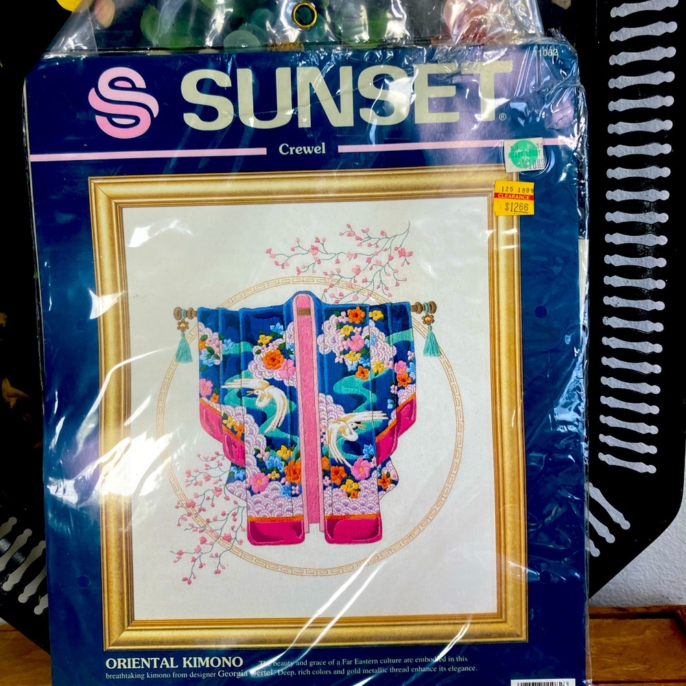 Vintage Sunset Crewel kit Oriental Kimono by Georgia Oertel. New open package